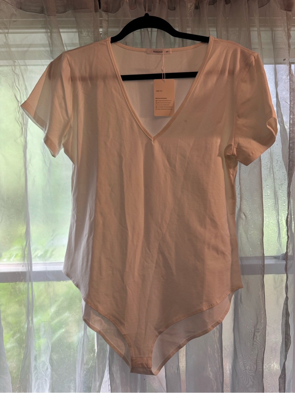 Mangdiup Everyday V-Neck Short Sleeve Bodysuit - White